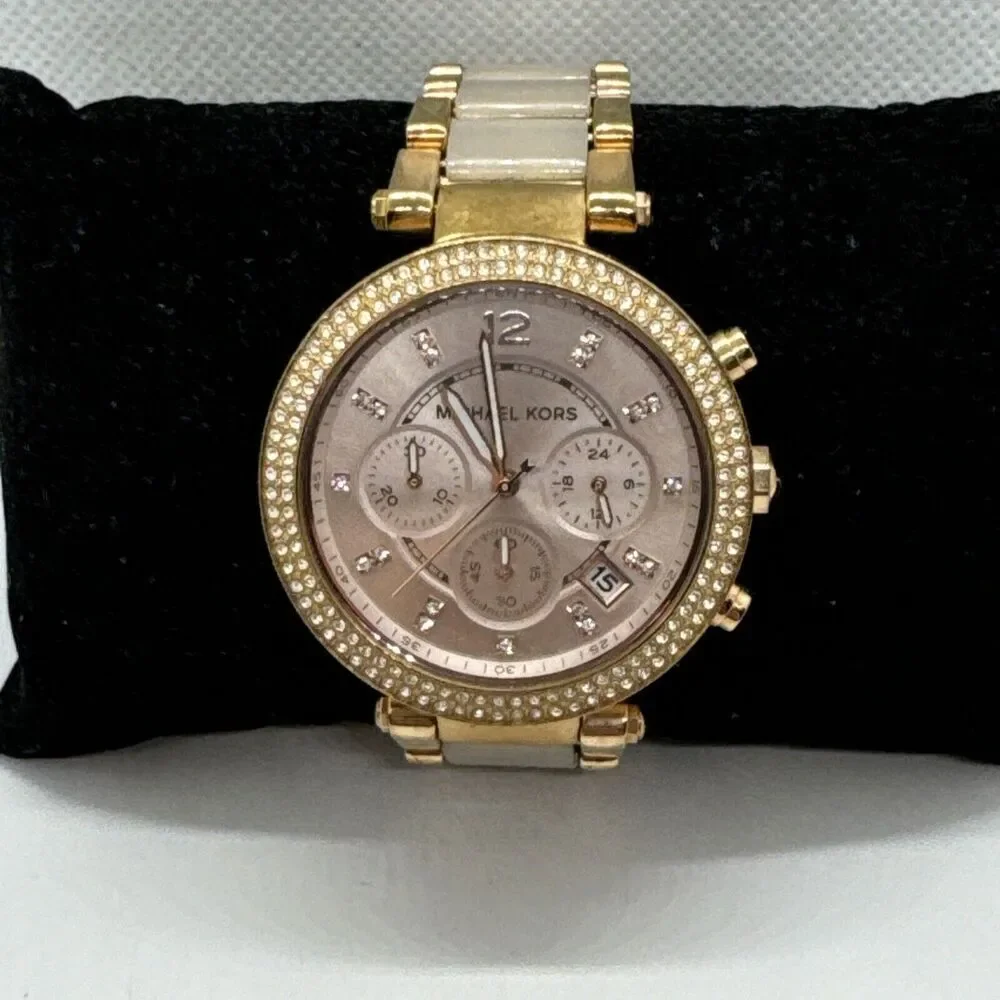Michael Kors Parker MK5896 Women Rose Gold Analog Dial Quartz Wrist Watch JNA404
